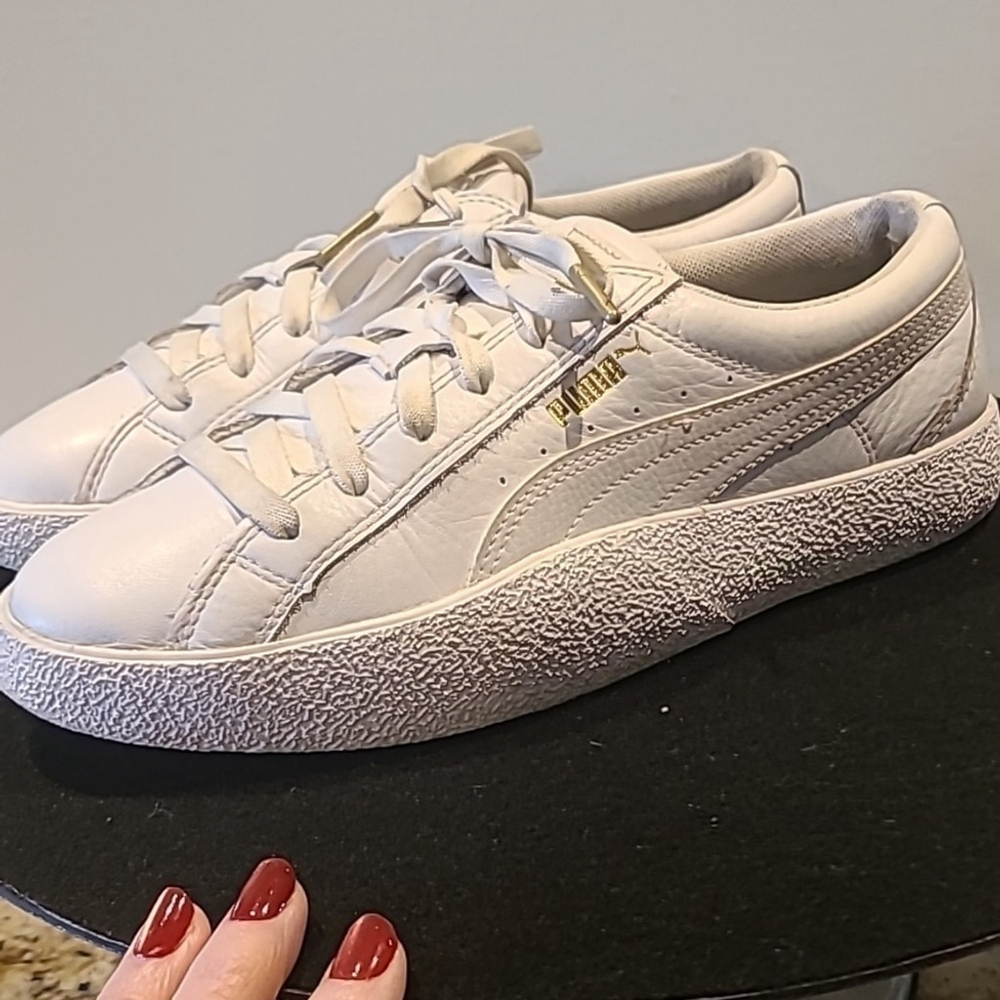 Puma women's "Love" sz. 10. White leather court shoes (#954) - Picture 6 of 12